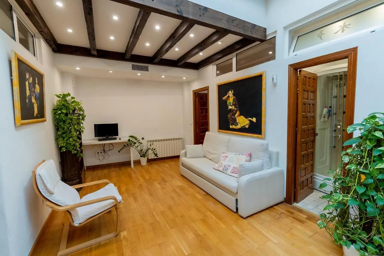 La Piramide Apartment Seville