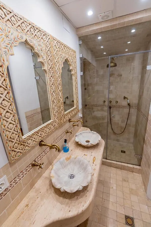 La Piramide Apartment Seville