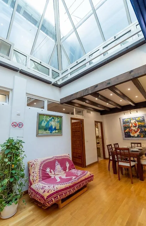 La Piramide Apartment Seville