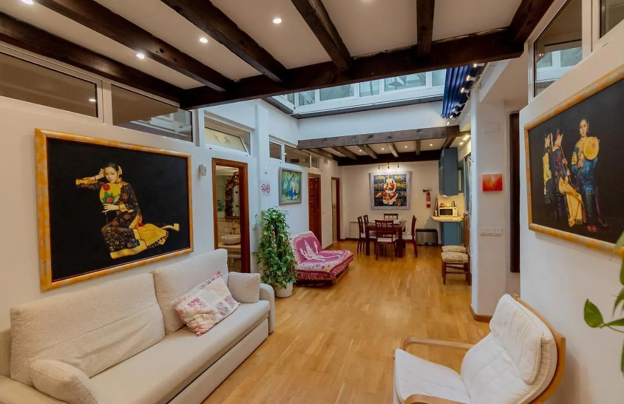 La Piramide Apartment Seville