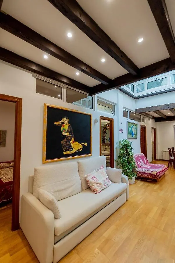 La Piramide Apartment Seville