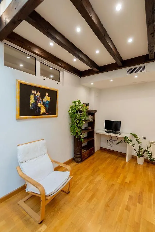 La Piramide Apartment Seville