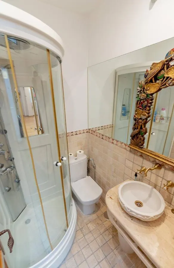 La Piramide Apartment Seville