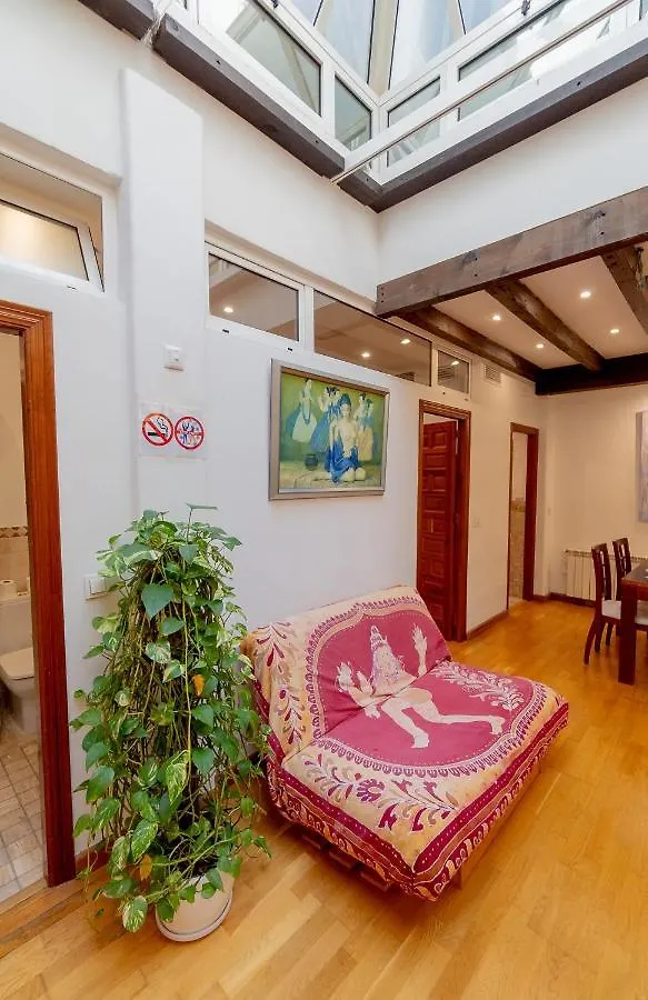 La Piramide Apartment Seville