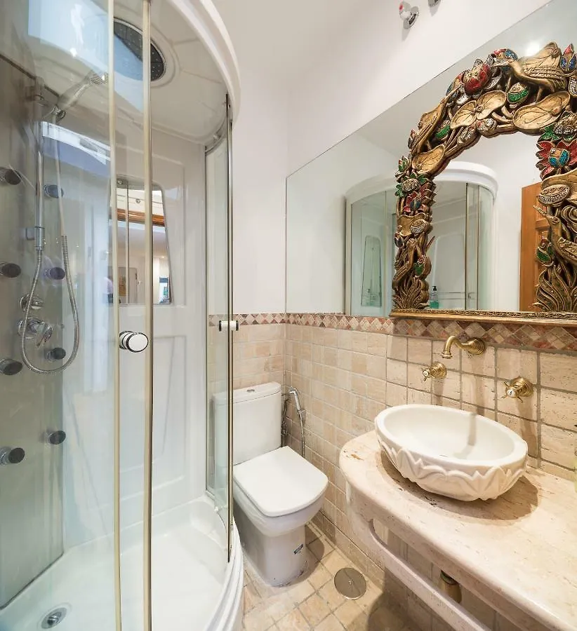 La Piramide Apartment Seville