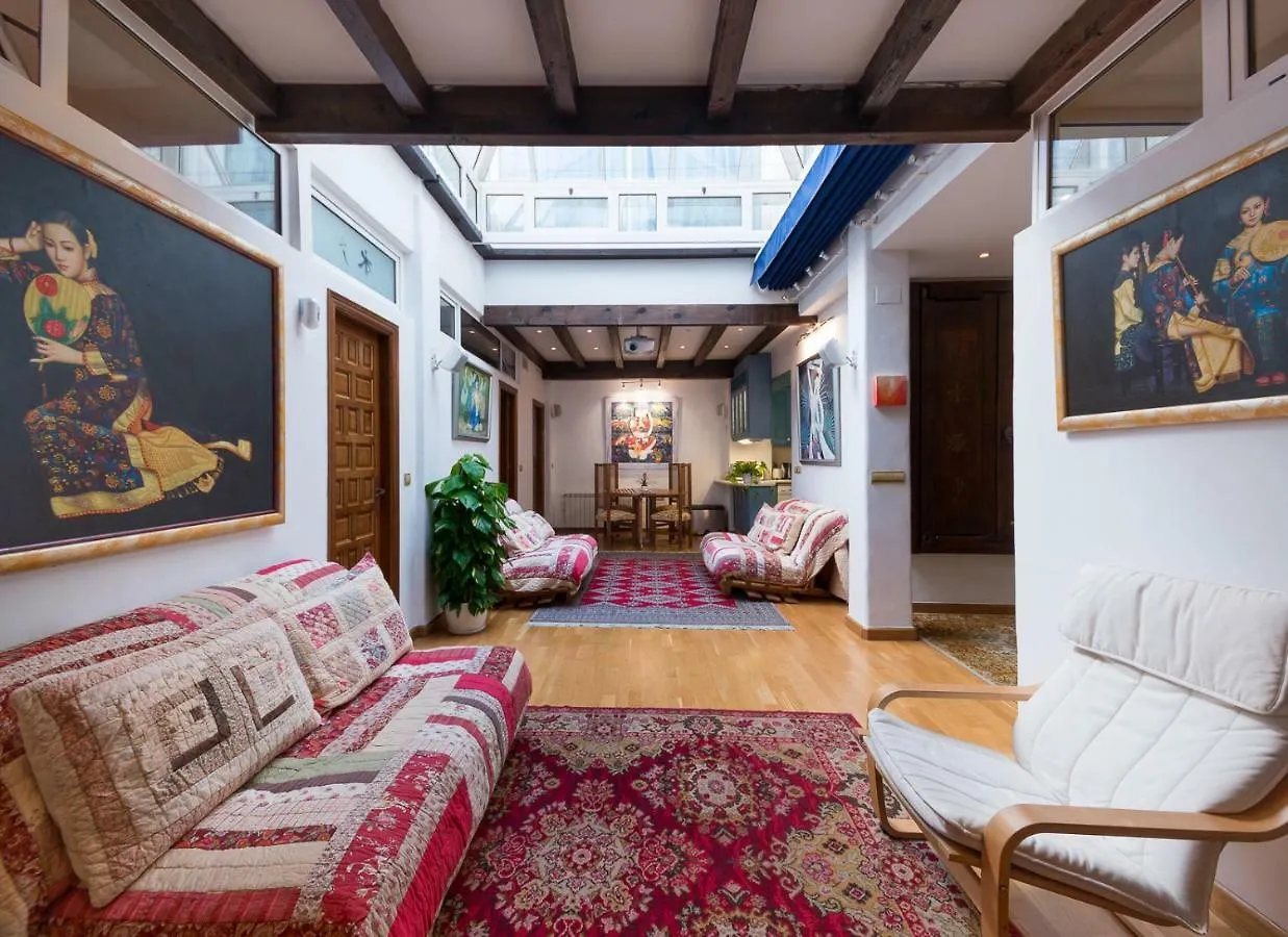 La Piramide Apartment Seville